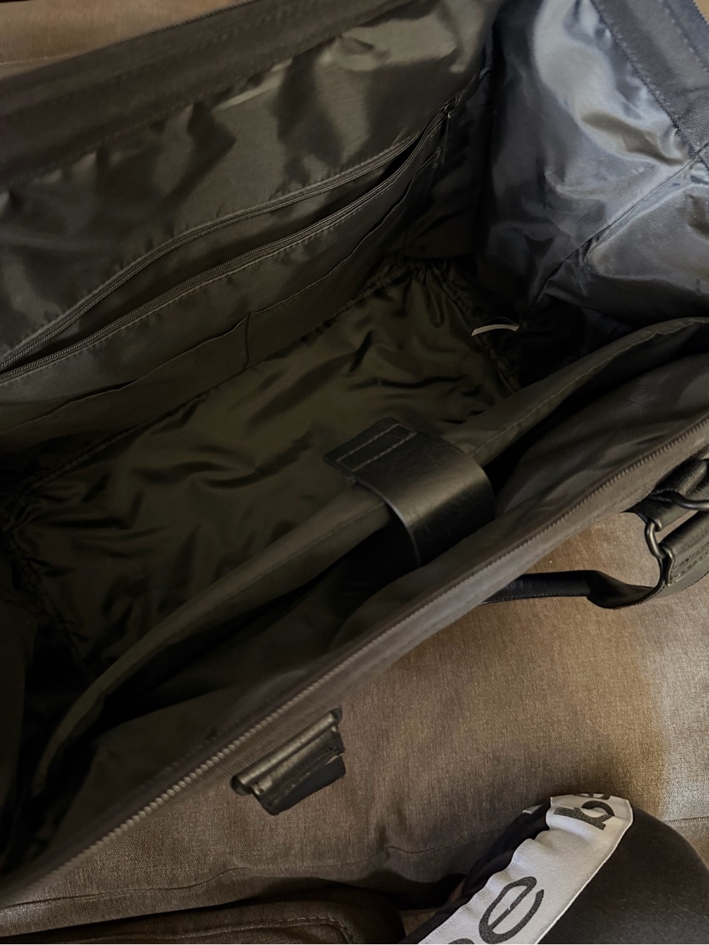 Beis Weekender Bag - Picture 6 of 7